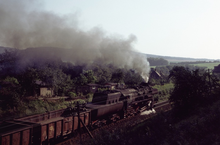 52&nbsp;8124 mit Ng hinter Ausfahrt Kamenz (Nachschuss), am 26.08.1980