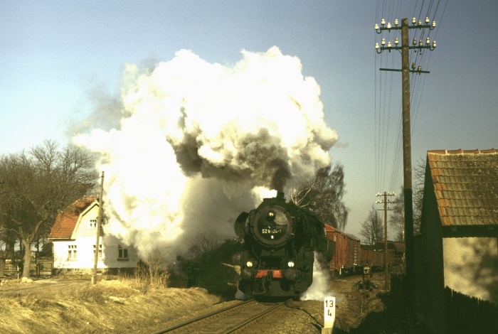 52&nbsp;8124 mit Ng Ausfahrt Pulsnitz, am 20.02.1982
