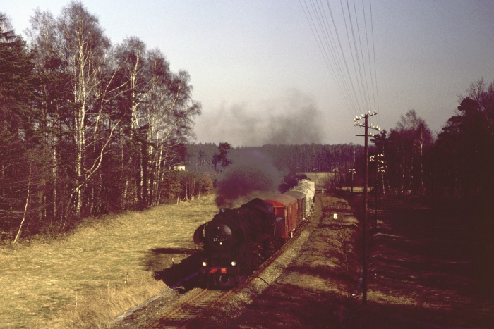 52&nbsp;8124 mit Ng ->Arnsdorf bei Kleinröhrsdorf, um 11:35h am 20.02.1982