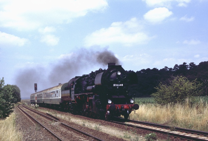 52&nbsp;8154 mit RB&nbsp;37578 in Börnecke, 17.07.1999