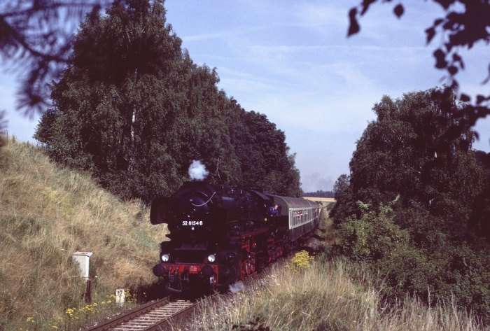 52&nbsp;8154 mit RB&nbsp;37572 zwischen Langenstein und Börnecke, 18.07.1999