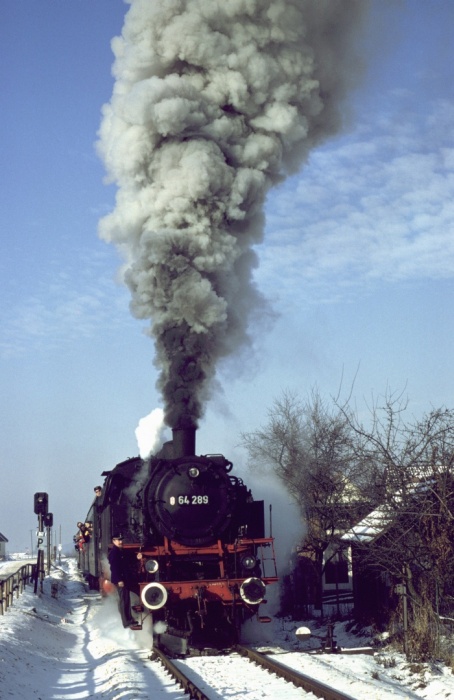 64&nbsp;289 Abfahrt im Bf Schlatt (HzL), 06.01.1979