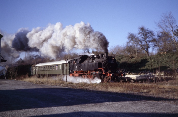 64&nbsp;419 Zug nach Schwäbisch Hall, Ausfahrt Neuenstein, am 10.12.2005