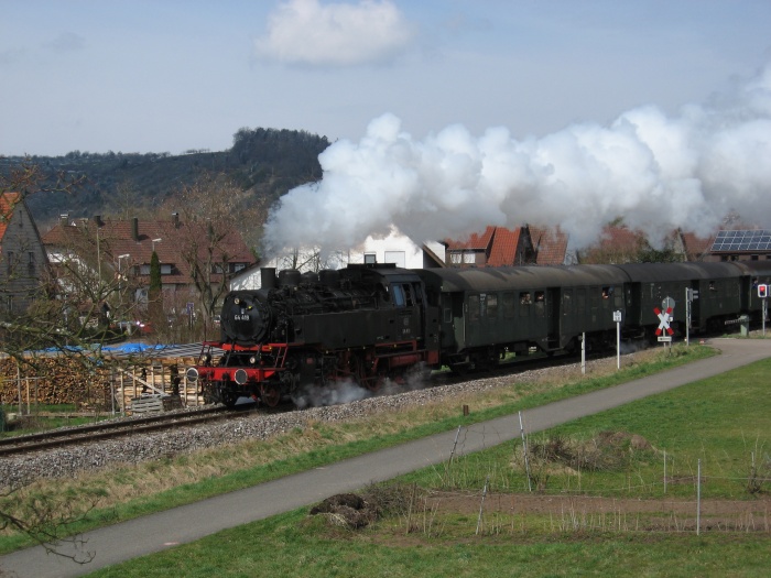 64&nbsp;419 mit Zug Richtung Schorndorf fahrend, hinter der Ausfahrt aus Miedelsbach, um 11:38h am 24.03.2008