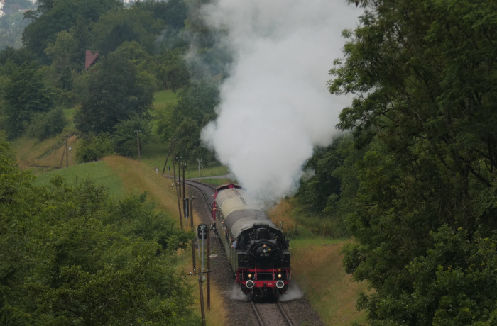 64&nbsp;419 vorm Zug von Schorndorf nach Welzheim vor Klaffenbach, um 11:05h am 28.06.2020