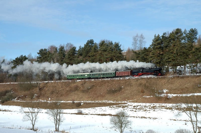 65&nbsp;1049 mit STB-Planzug bei Viernau, am 05.02.2006