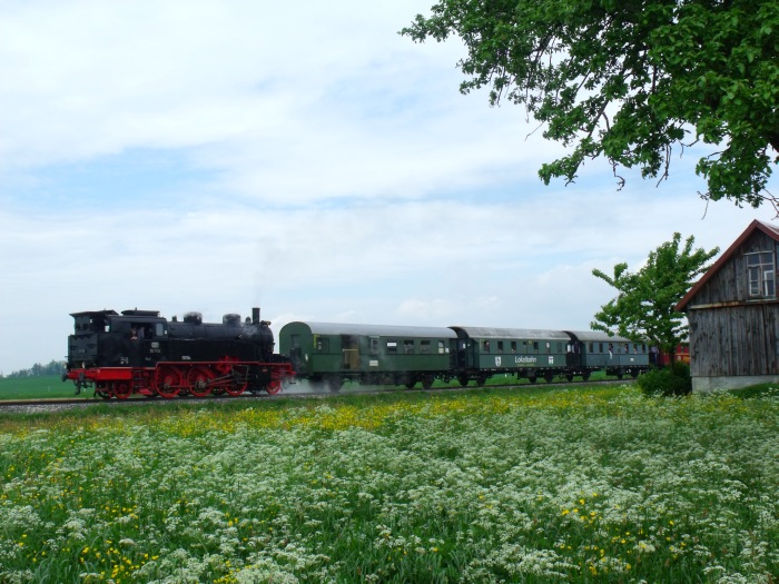 75&nbsp;1118&nbsp;Tv mit Zug von Gerstetten zurück nach Amstetten an der einzigen Stelle, wo auch dazu eine akustische Aufnahmemöglichkeit besteht, nämlich Abfahrt in Waldhausen, um 11:31h am 14.05.2015