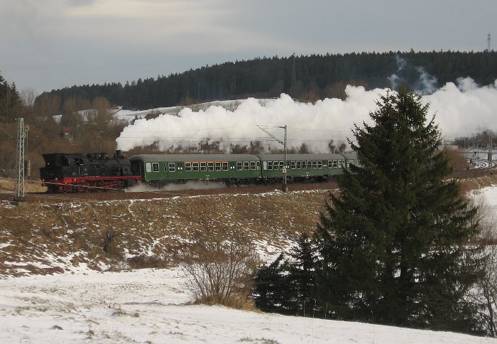 78&nbsp;468&nbsp;Tv mit Sonderzug von St.Georgen zurück Richtung Hausach auf der Schwarzwaldbahn, aufgenommen kurz hinter St.Georgen, um 14:07h am 28.12.2009