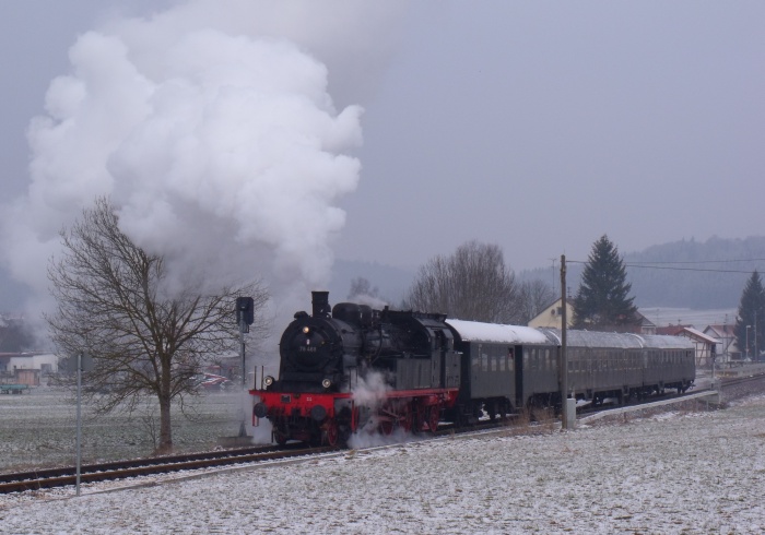 78&nbsp;468 mit selbem Zug Zug Nr.501 (Gammertingen->Sigmaringen), Ausfahrt Jungnau, um 10:10h am 31.03.2013
