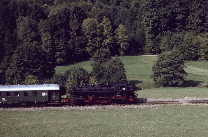 86&nbsp;346&nbsp;Tv abwärts bei Marxzell (Albtalbahn), am 30.09.1979