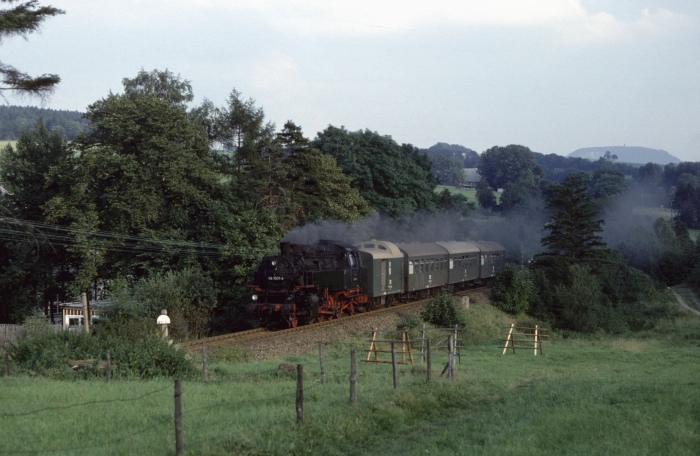 86&nbsp;001 mit P&nbsp;19464 Einfahrt Schlettau, 29.08.1982