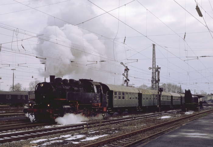 86&nbsp;333 Sonderzug Ausfahrt Nördlingen, am 01.12.1995