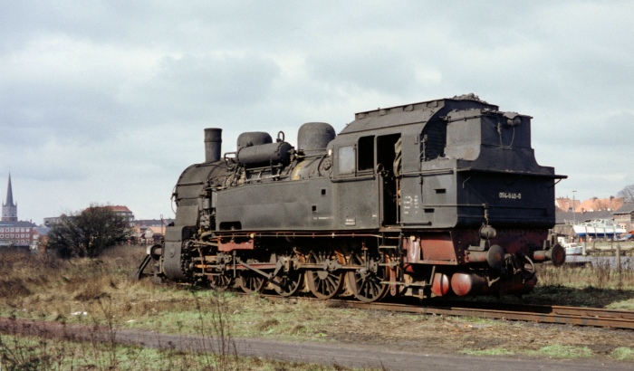 094&nbsp;640 nun inzwischen kalt und z-gestellt in Emden, 18.03.1975