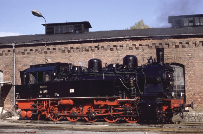94&nbsp;1292 im Bw Greiz, am 21.09.1990