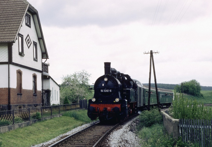 94&nbsp;1292 mit P&nbsp;19043 bei Veßra, am 25.05.1991