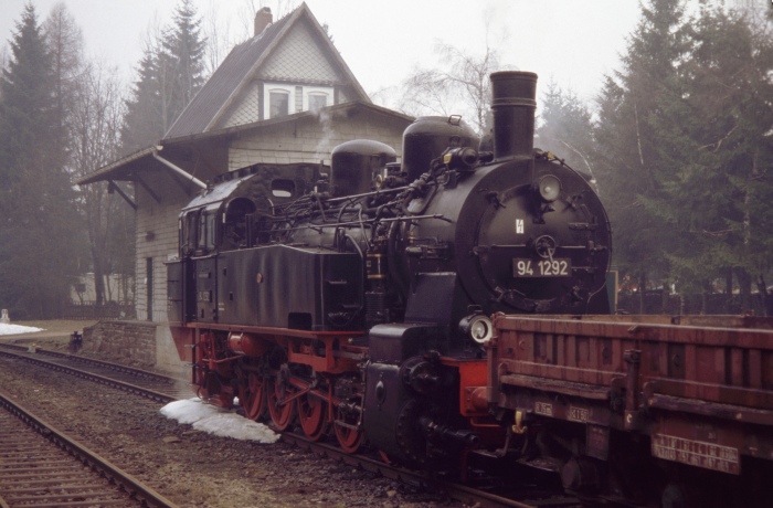 94&nbsp;1292 im Bahnhof Rennsteig, am 11.04.2004