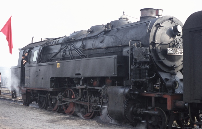 95&nbsp;0045 im Bahnhof Saalfeld, am 12.10.1976