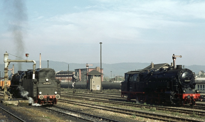 95&nbsp;0028 und 44&nbsp;0270 in Saalfeld, am 12.10.1976