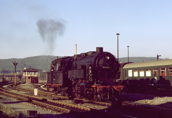 95&nbsp;0025 Umsetzen im Bahnhof Saalfeld, am 08.10.1978