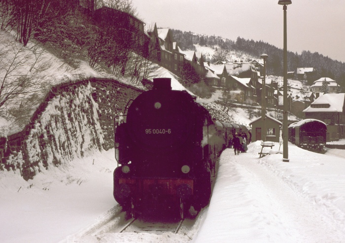 95&nbsp;0040 vorm P&nbsp;18004 in Lauscha, am 14.01.1979