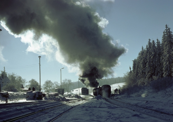 95&nbsp;0032 mit P&nbsp;18003 Ausfahrt Ernstthal, am 13.01.1980