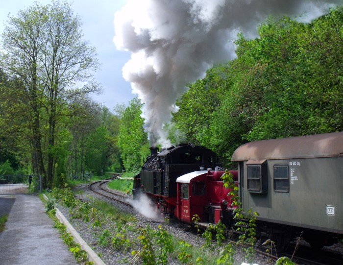 97&nbsp;501 mit GES-Zug Weissach ->Korntal Ausfahrt Bahnhof Schwieberdingen, um 11:22h am 05.05.2019