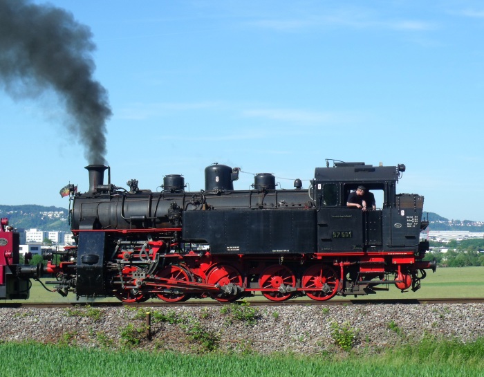 97&nbsp;501&nbsp;Tv mit GES-Zug Korntal->Weissach, hinter Korntal-Gymnasium, um 9:19h am 02.06.2019