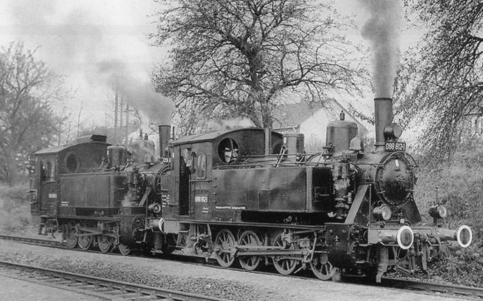 098&nbsp;812 + 098&nbsp;886 Umsetzen in Volkach, am 06.10.1968