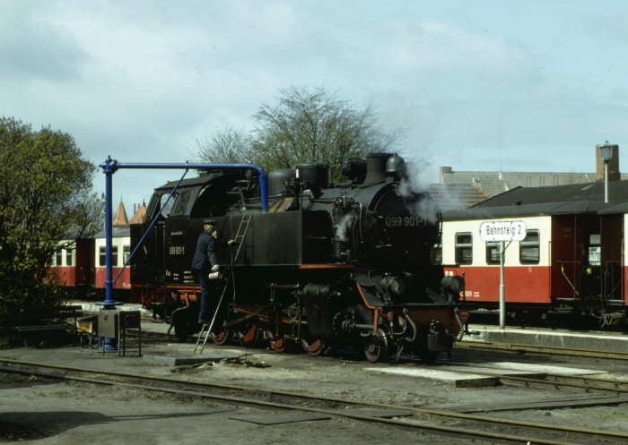 099&nbsp;901 am Wasserkran in Kühlungsborn&nbsp;West, am 19.04.1992
