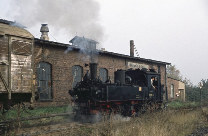 99&nbsp;1584&nbsp;Tv vor Gz ->Oschatz Ausfahrt Mügeln, am 25.10.1977