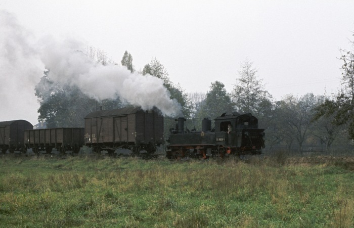 99&nbsp;1608&nbsp;Tv mit Güterzug Kemmlitz->Mügeln, am 25.10.1977