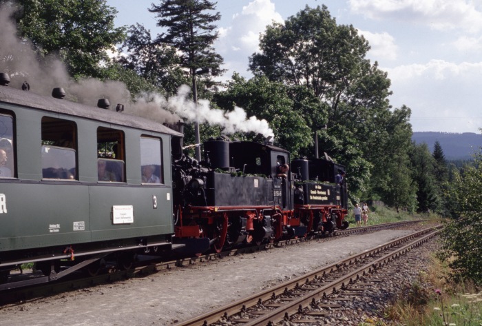 99&nbsp;1594&nbsp;Tv + 99&nbsp;1564&nbsp;Tv abwärts in Kretscham-Rothensehma, am 12.07.1997