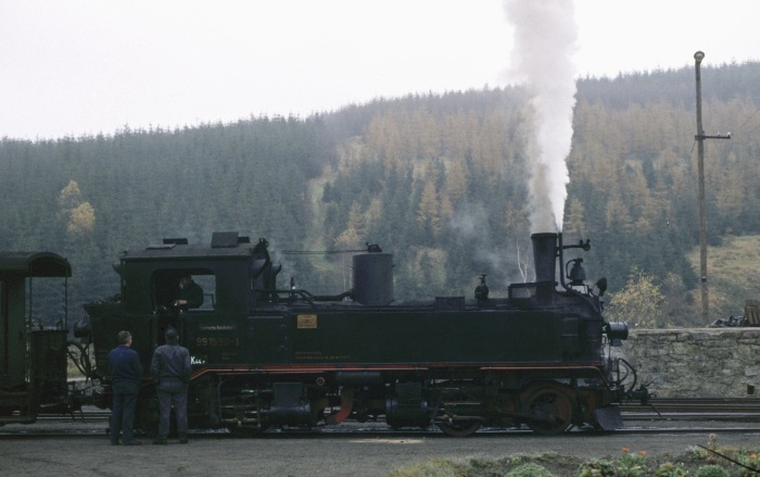 99&nbsp;1590 vor P&nbsp;14287 in Jöhstadt eingetroffen, am 28.10.1977