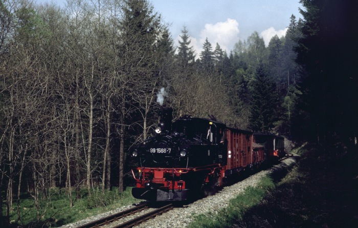 99&nbsp;1568 mit Sonder-GmP für Fotozwecke, zwischen Schmalzgrube und Schlössel, am 10.05.2002