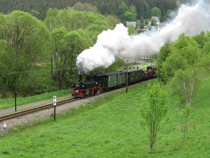 99&nbsp;1568 mit Zug Nr.15 hinter Ausfahrt Schmalzgrube, am 17.05.2007