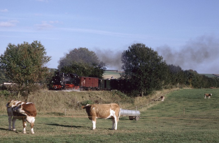 99&nbsp;716 hinter Reinstetten Richtung Warthausen fahrend, am 03.10.1997