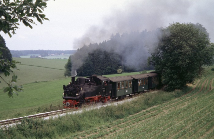 99&nbsp;716 in der Steigung hinter Reinstetten, um 13:11h am 18.06.2005