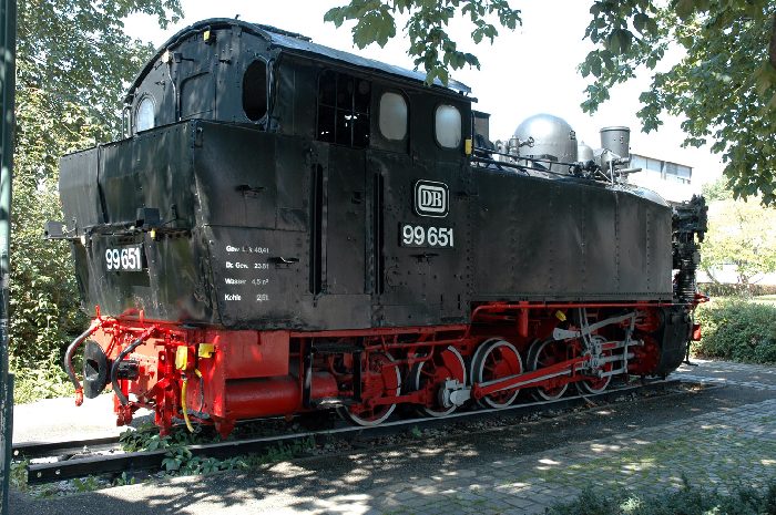 99&nbsp;651 als Denkmal am ehemaligen Bahnhof Steinheim