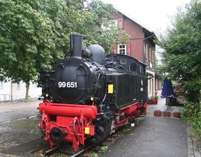 99&nbsp;651 als Denkmal am ehemaligen Bahnhof Steinheim