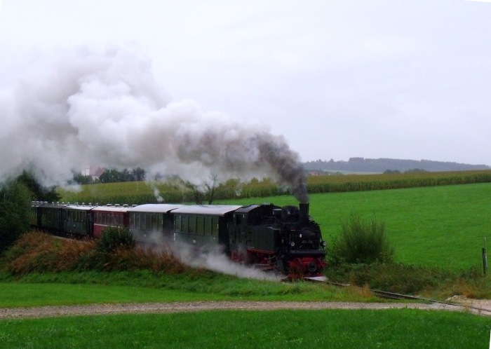 99&nbsp;716 auf dem Rückweg von Ochsenhausen nach Warthausen, hinter Reinstetten, um 12:23h am 18.09.2011