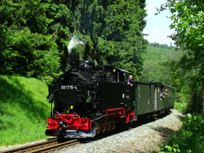 99&nbsp;1715 mit Zug&nbsp;23 vor Schlössel, um 12:41h am 07.06.2014