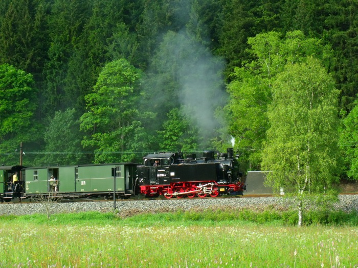 99&nbsp;1715 mit Zug&nbsp;29 Halt und Abfahrt Haltepunkt Forellenhof (vor Schmalzgrube), um 18:15h am 07.06.2014