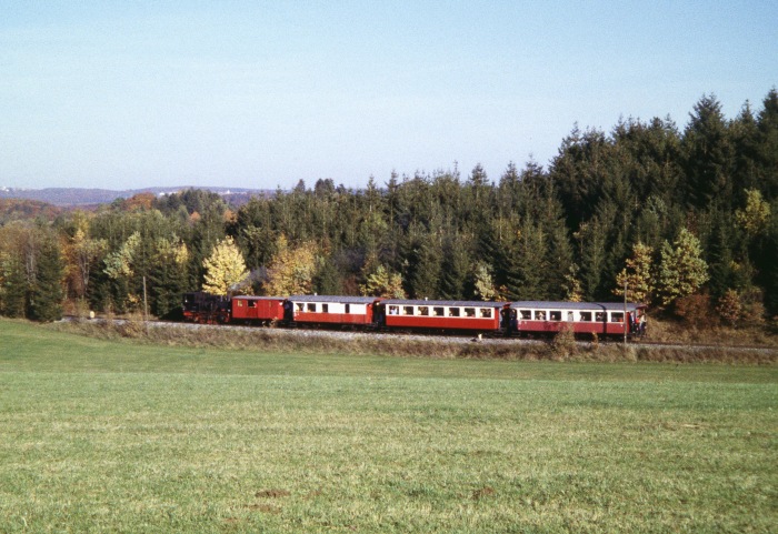 99&nbsp;7203&nbsp;Tv abwärts (->Amstetten) unterhalb von Oppingen, am 24.10.2004