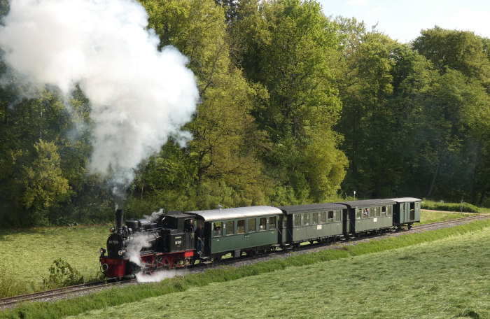 &nbsp;7203 am mittleren Duital hinter dem Ende des Waldes, um 10:13h am 18.05.2023