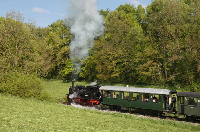 &nbsp;7203 am mittleren Duital hinter dem Ende des Waldes, um 10:13h am 18.05.2023