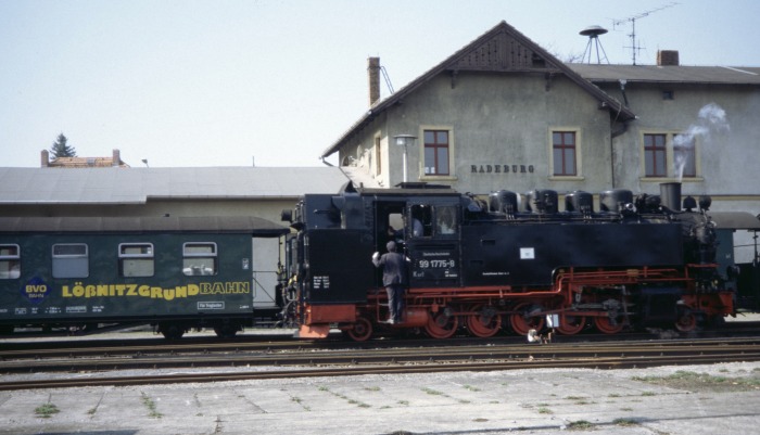 99&nbsp;1775 Umsetzen auf P&nbsp;3005 in Radeburg, am 02.04.2007