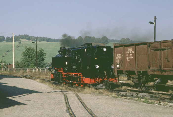 99&nbsp;1777 rangiert an Rollwagengrube in Cranzahl, am 08.09.1989