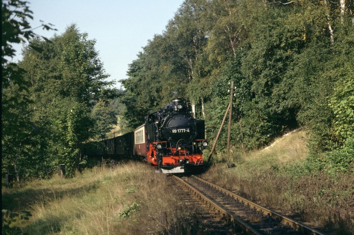 99&nbsp;1777 mit P&nbsp;14319 vor Unterneudorf, am 08.09.1989