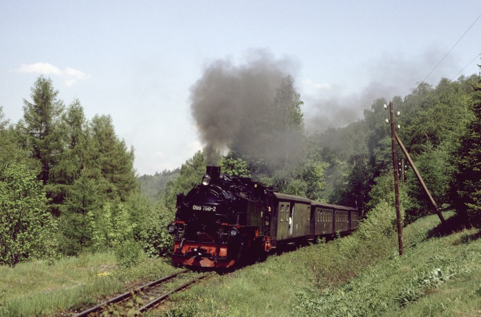 099&nbsp;750 (99&nbsp;786) mit N&nbsp;14311 Einfahrt Unterneudorf, am 24.05.1992