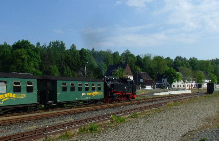 99&nbsp;773&nbsp;Tv mit P&nbsp;1000 Halt im Bahnhof Hammerunterwiesenthal, um 8:46h am 29.05.2012